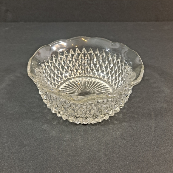 Vintage Three Piece Diamond Point Glass Cream And Sugar Bowl Caddy Set - Picture 3 of 13